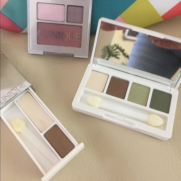 Clinique Eyeshadow with Bag - Picture 2 of 3